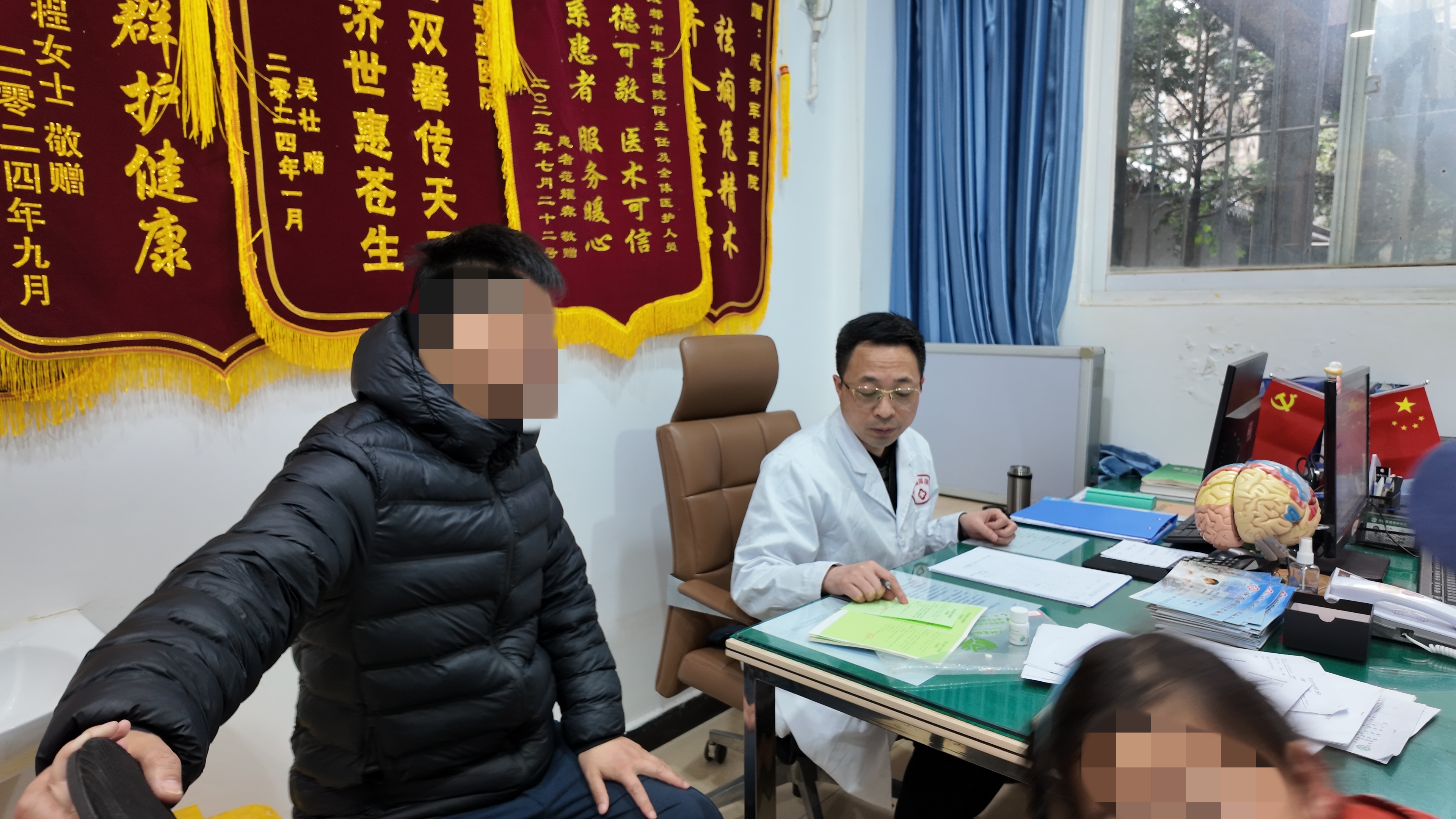 　　磁电+国医双擎，精准破痫—李恩主任践行军盛6.0体系的中西医融合