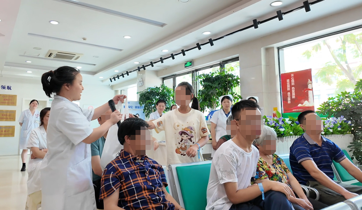 成都军盛医院第四届「抗癫同心荟」落幕：京川名医聚力公益护航癫痫